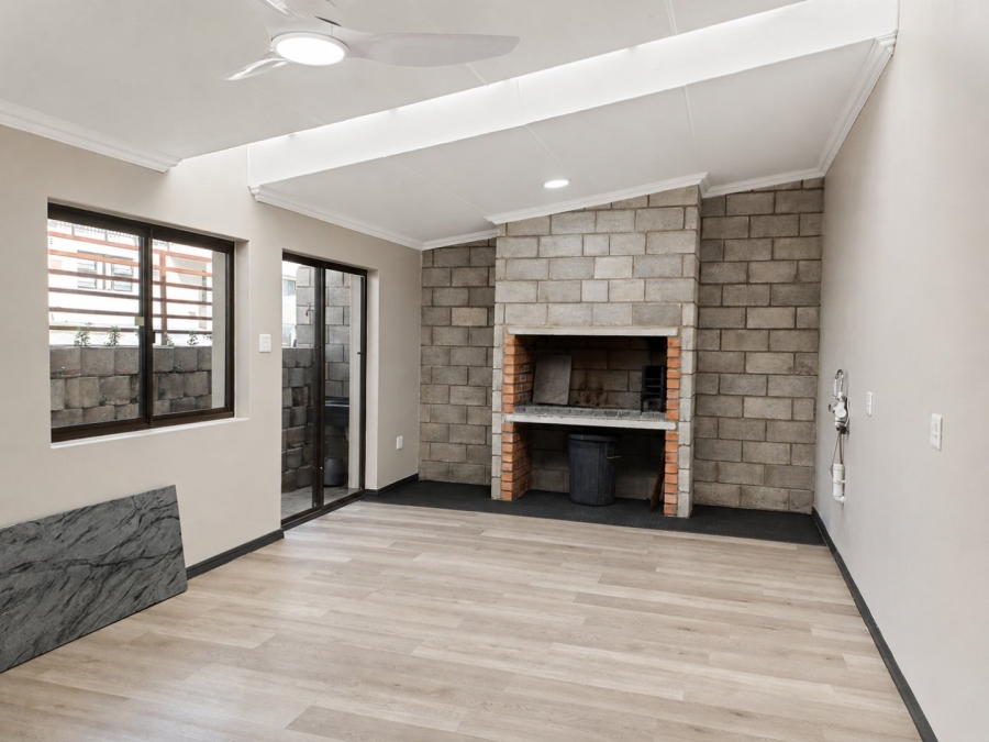 3 Bedroom Property for Sale in Twee Kuilen Western Cape